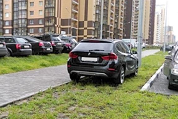Малюнок до питання 96: Чи дозволена стоянка автомобіля в цьому місці?