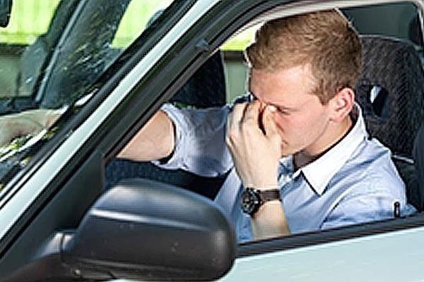 Малюнок до питання 119: Сідаючи в автомобіль, Ви раптом відчули запаморочення та сильну втому. Дорога до місця призначення займе не…